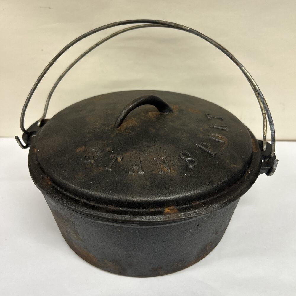 Vintage Stansport Cast Iron Dutch Oven 9” With Handles
